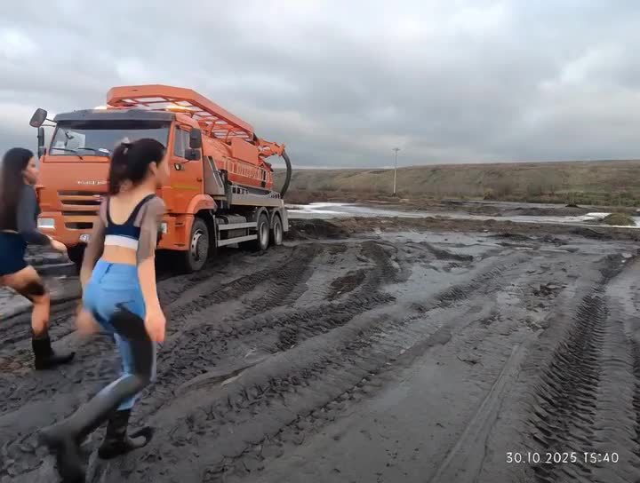 861cb9a4b59811f0a93cbe0b6848e29e.mp4